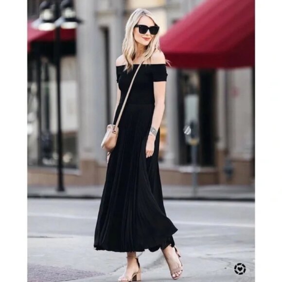 Alice + Olivia Black Off-Shoulder Midi Dress - Picture 2 of 13